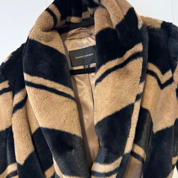 Banana Republic Faux fur coat - Picture 1 of 3
